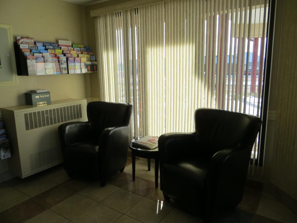 Stampeder Inn Ponoka Экстерьер фото