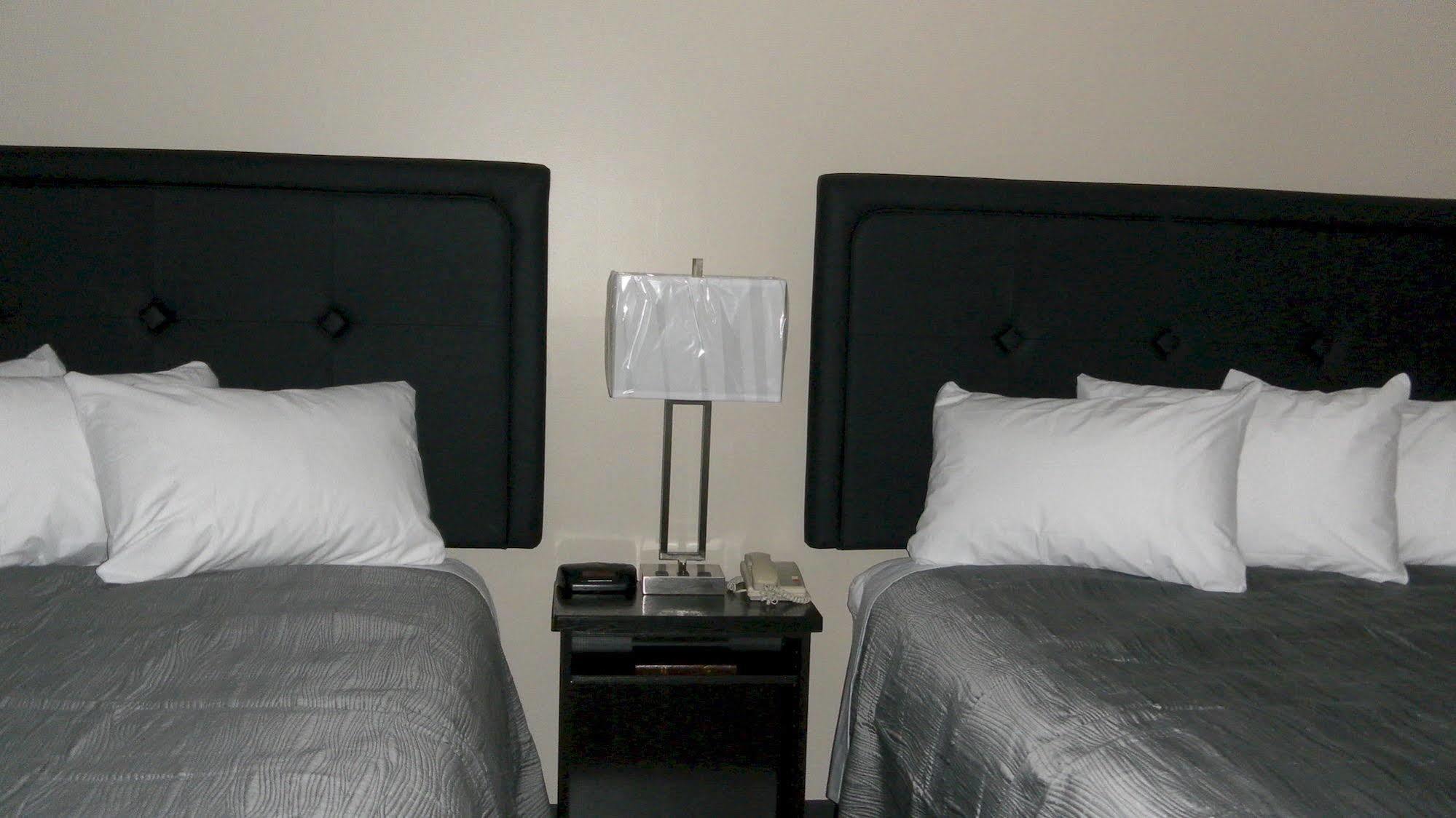 Stampeder Inn Ponoka Экстерьер фото