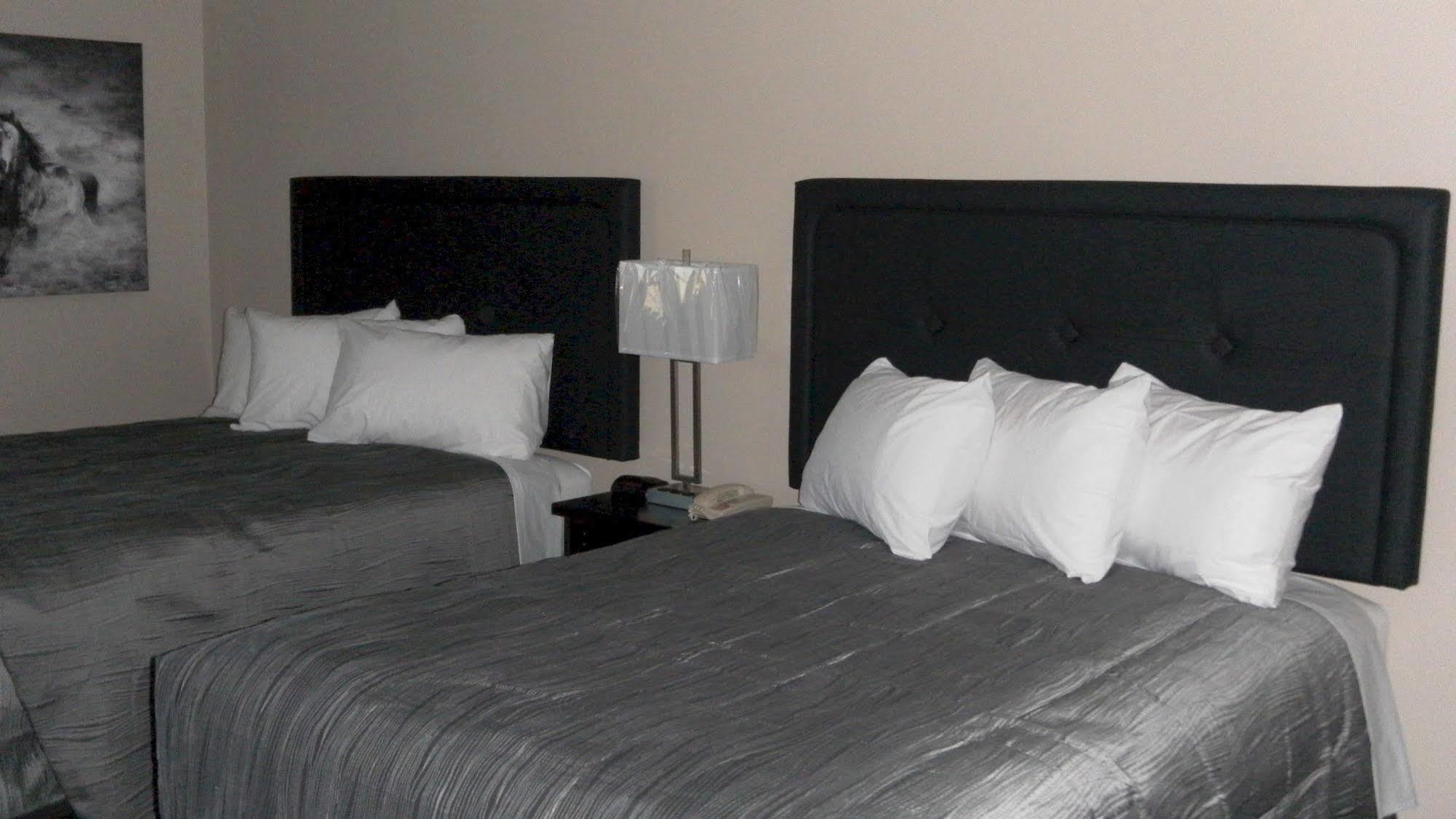 Stampeder Inn Ponoka Экстерьер фото